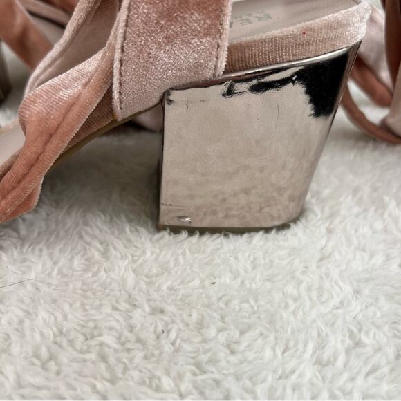 KENNETH COLE REACTION Pink Velvet Strappy Metallic Silver Block Heel Sandal sz 7 - Picture 7 of 12